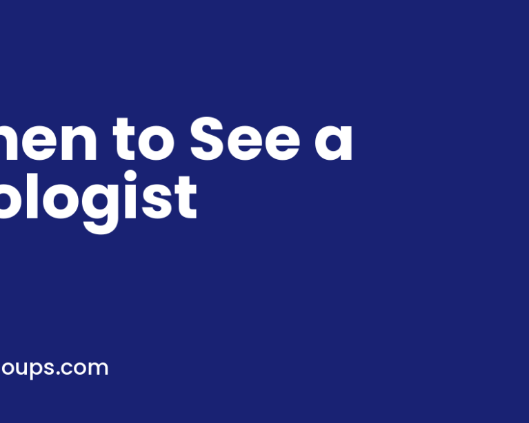 Patient discussing kidney stone symptoms with a urologist in Aligarh